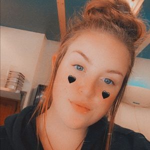 Meet your Posher, Chloe